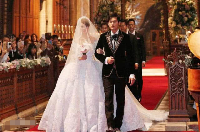 阮芳婷周杰伦合影声明_周杰伦和李宇春绯闻_周杰伦出轨空姐阮芳婷