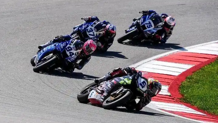 张雪机车 葡萄牙站 世界超级摩托车锦标赛 中国制造 赛车运动 商业价值_“张雪机车”位列超级杆位赛第二名