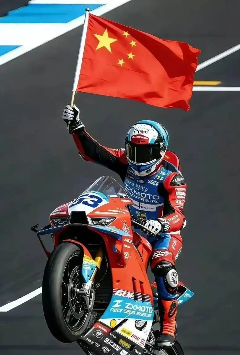 中国摩托车品牌历史性突破_张雪机车WSBK夺冠_“张雪机车”位列超级杆位赛第二名