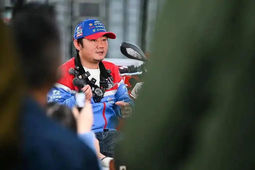 “张雪机车”位列超级杆位赛第二名_张雪 机车 夺冠_张雪 凯越机车 信任