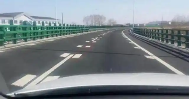 导流线标志_新手司机高速标志线_高速公路常见标志线详解