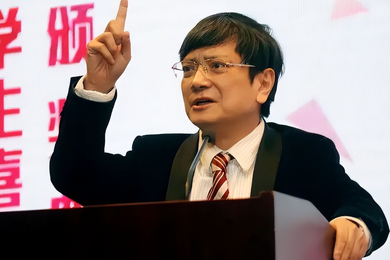 张召忠是大忽悠吗_军事专家不靠谱_战忽局张召忠