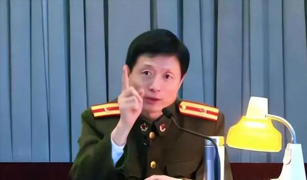 艾跃进军事课特点_张召忠是大忽悠吗_郑强爱国言论风格