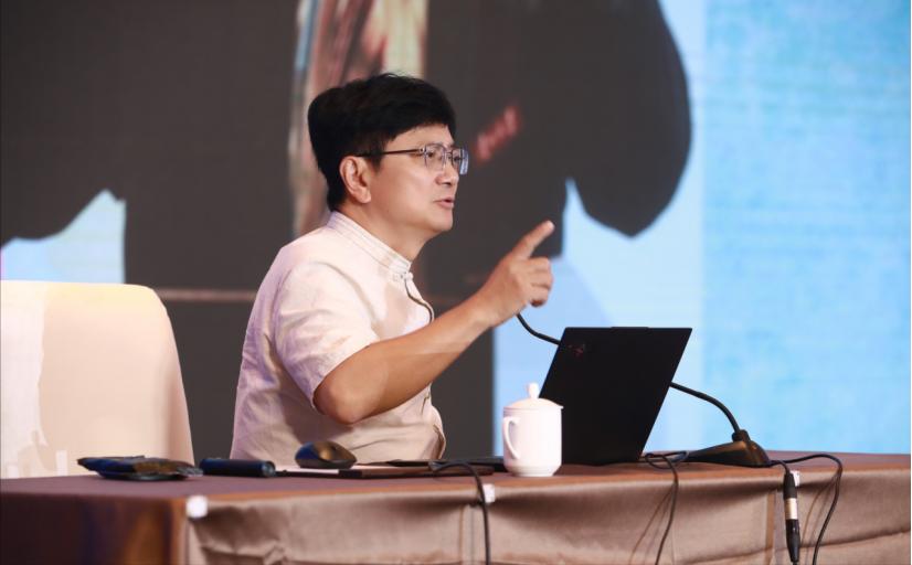 郑强爱国言论风格_张召忠是大忽悠吗_艾跃进军事课特点