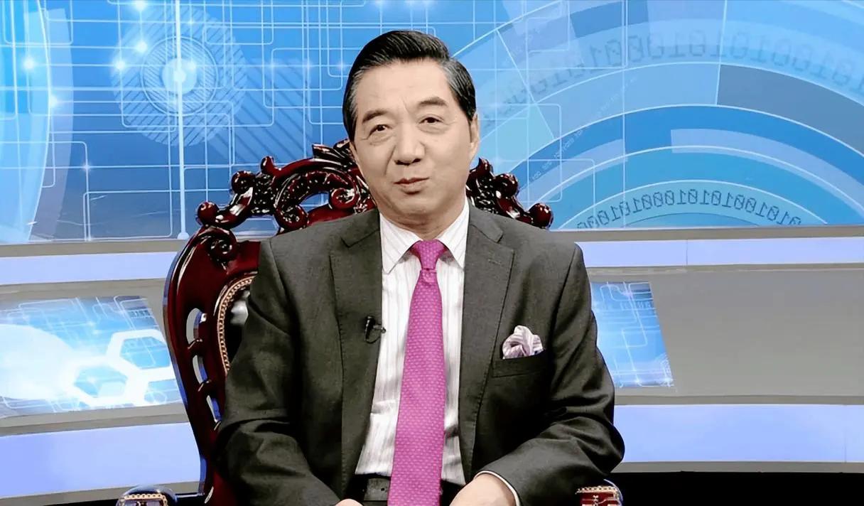 郑强爱国言论风格_艾跃进军事课特点_张召忠是大忽悠吗