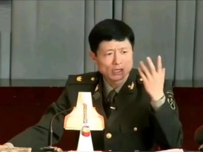 张召忠是大忽悠吗_艾跃进军事课特点_郑强爱国言论风格