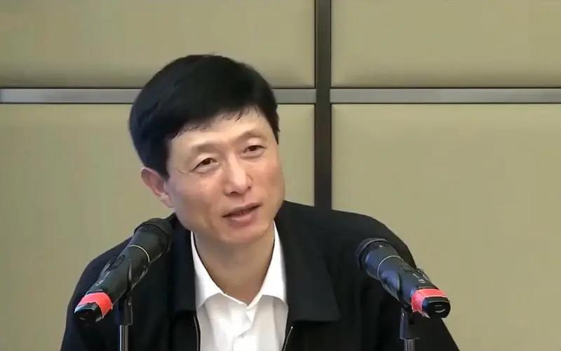 艾跃进军事课特点_张召忠是大忽悠吗_郑强爱国言论风格