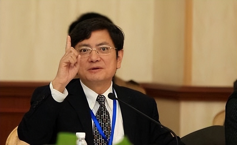 张召忠是大忽悠吗_艾跃进大炮真理_张召忠战略烟雾弹