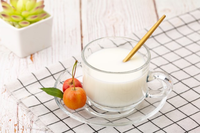 喝牛奶是什么意思_牛奶是否有害_什么时候喝牛奶合适