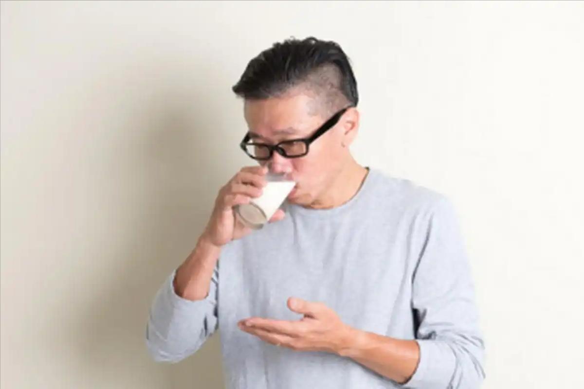 老年人喝牛奶注意事项_喝牛奶是什么意思_牛奶与心血管健康关系