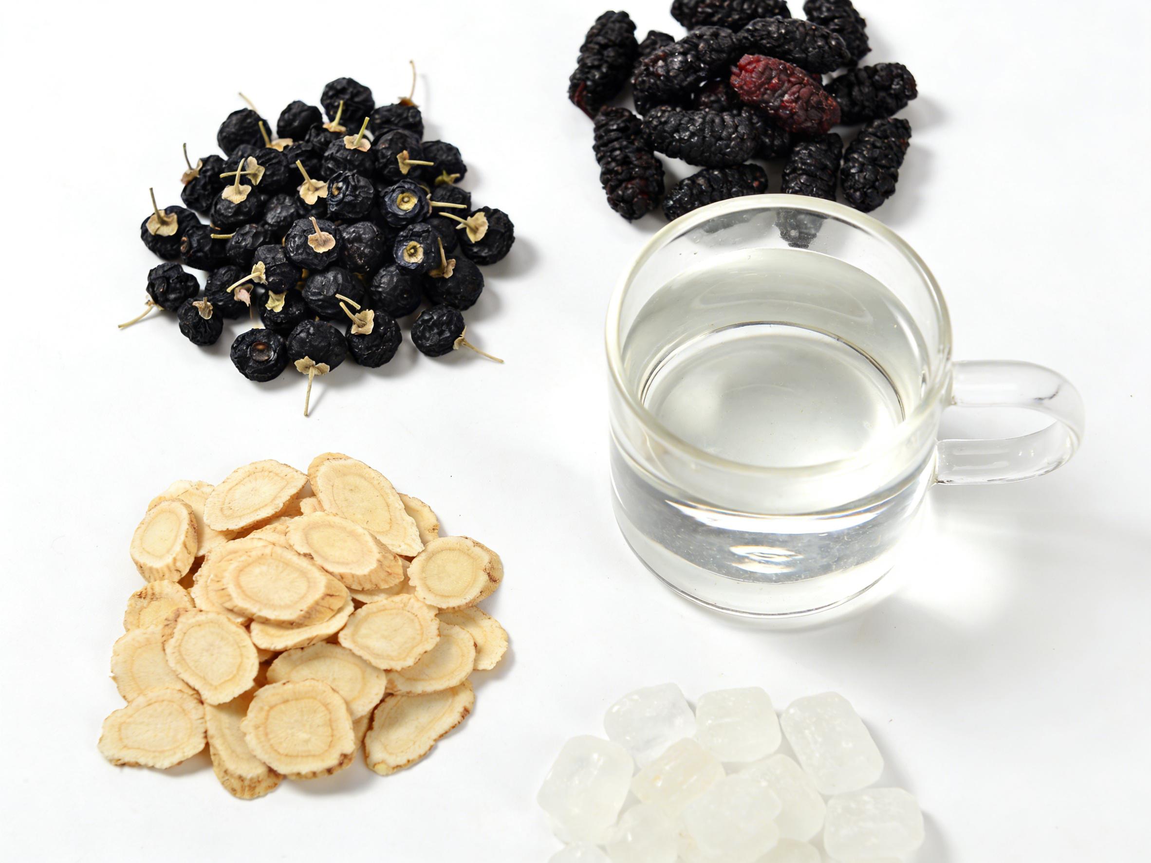 长期喝黑枸杞皮肤好得不得了_黑枸杞花青素之王功效吃法注意事项_黑枸杞抗衰老淡纹亮肤增强记忆护脑安神提高免疫力