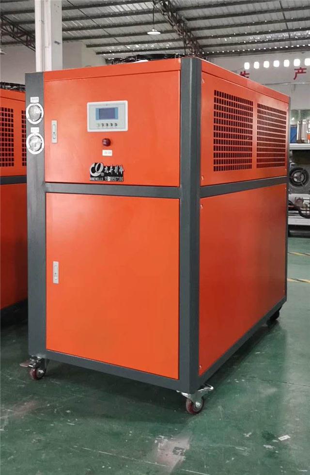 蒸发器里是冷冻水吗_冷水机行业应用_冷却循环水冷冻系统