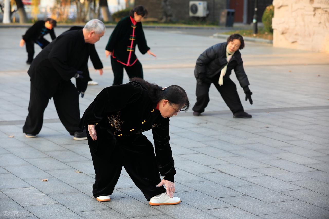 有哪些是含钙的食物_牛奶酸奶豆腐芝麻酱_中老年人补钙吃什么好