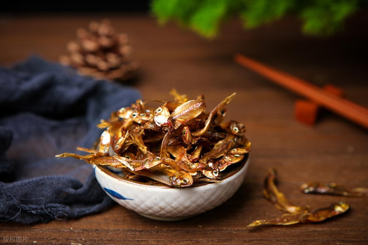 有哪些是含钙的食物_补钙食物选择 牛奶之外的高吸收钙源 芝麻酱小鱼干豆腐