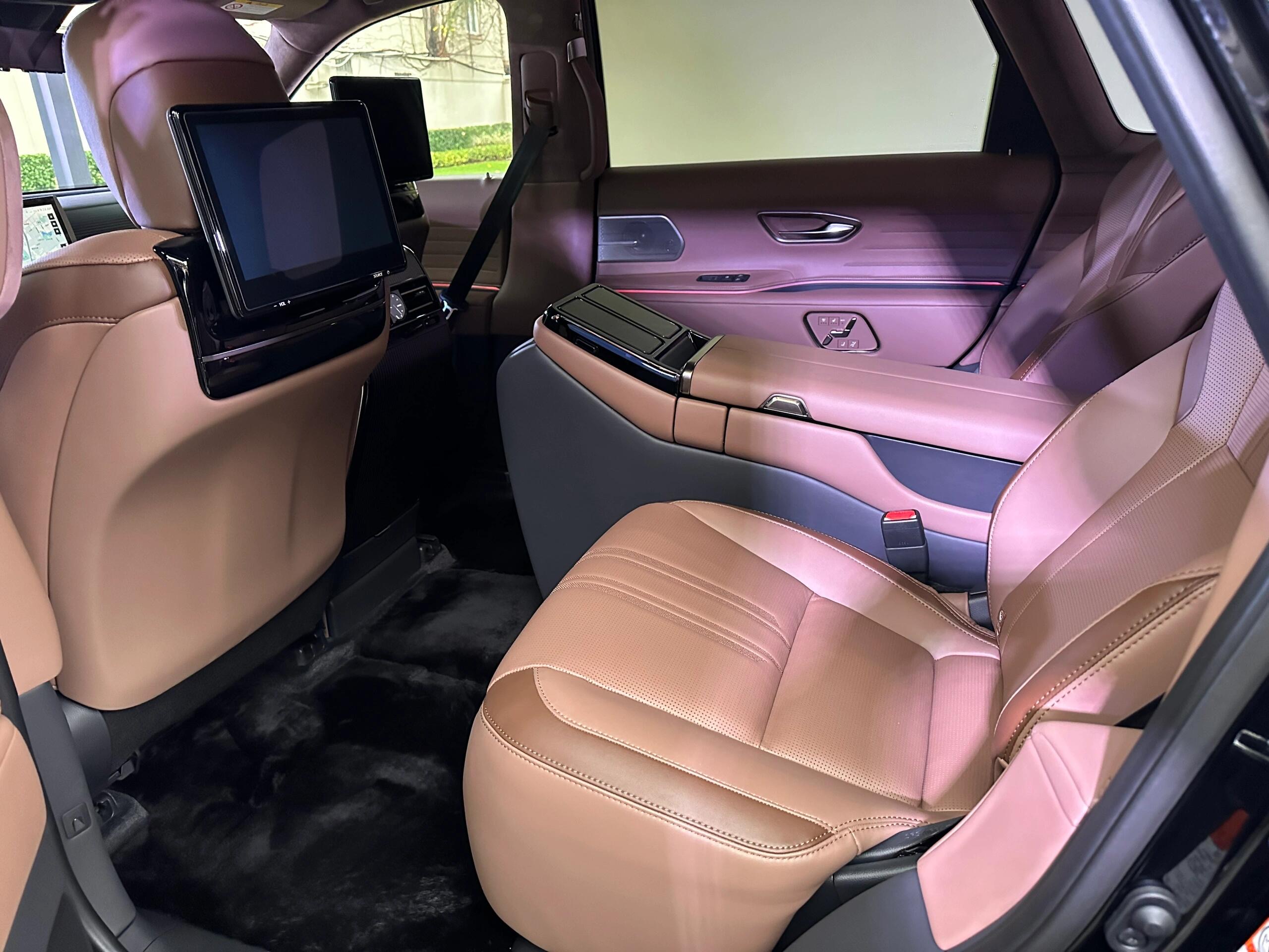 丰田世极实车图_丰田世纪century图片_丰田世极价格