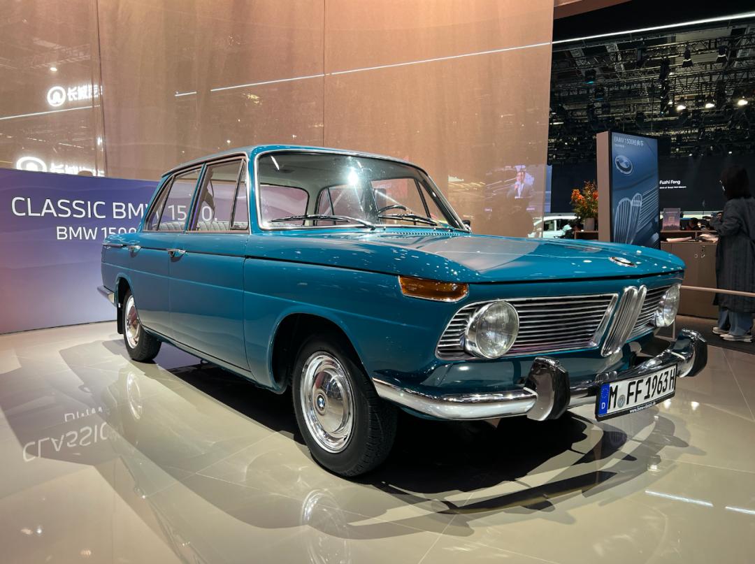 经典车型设计_经得起时间检验的汽车设计_丰田世纪century图片