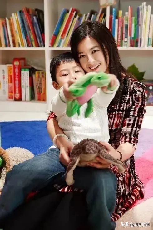 张泉灵北大毕业典礼演讲_张泉灵 主持生涯 事业转型