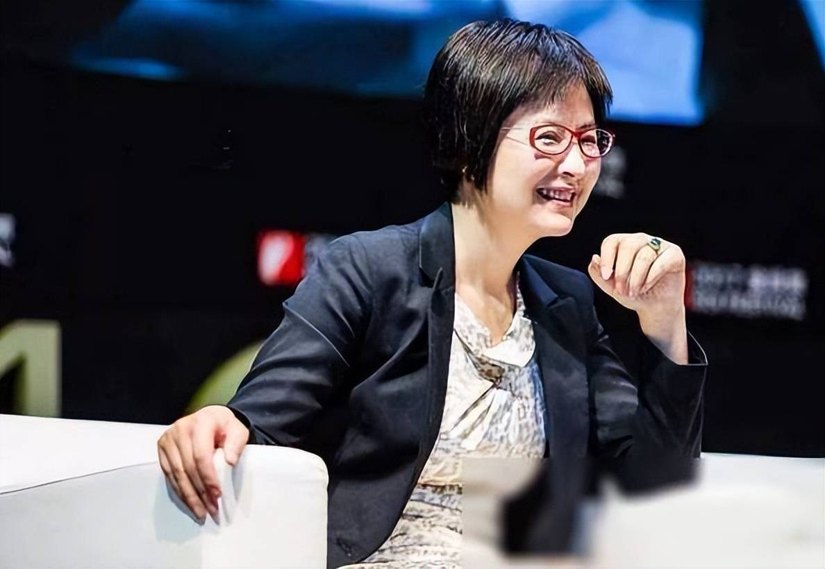 张泉灵北大毕业典礼演讲_张泉灵主持生涯发展历程_张泉灵央视辞职转型创投圈