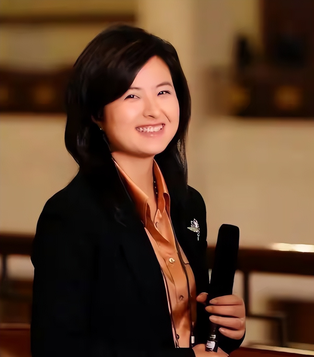 张泉灵 复出主持_张泉灵 传记_张泉灵北大毕业典礼演讲