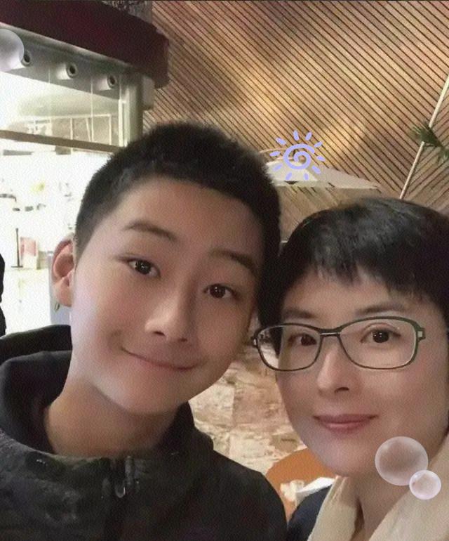 张泉灵北大毕业典礼演讲_北大才女张泉灵_央视记者张泉灵