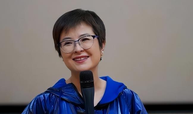 北大才女张泉灵_央视记者张泉灵_张泉灵北大毕业典礼演讲