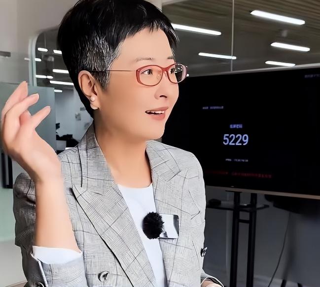 北大才女张泉灵_张泉灵北大毕业典礼演讲_央视记者张泉灵