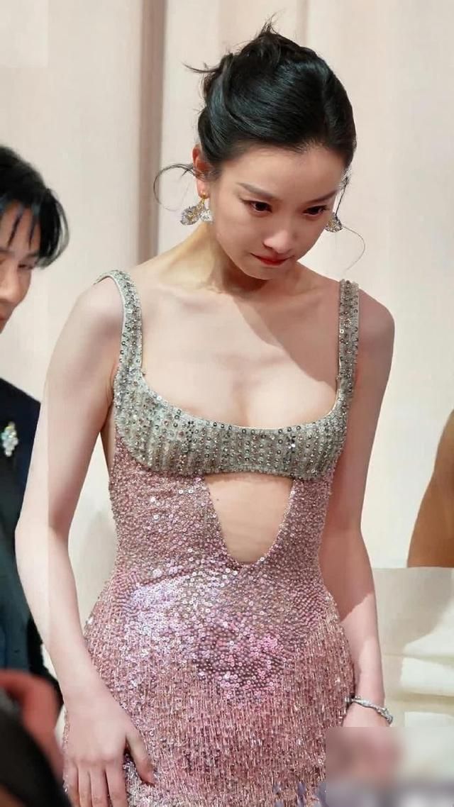 中国美女明星颜值排名榜 内娱颜值排行榜10位美女明星排名 迪丽热巴刘亦菲赵丽颖杨幂古力娜扎杨紫倪妮高圆圆赵露思刘诗诗_中国美女排行榜前十名