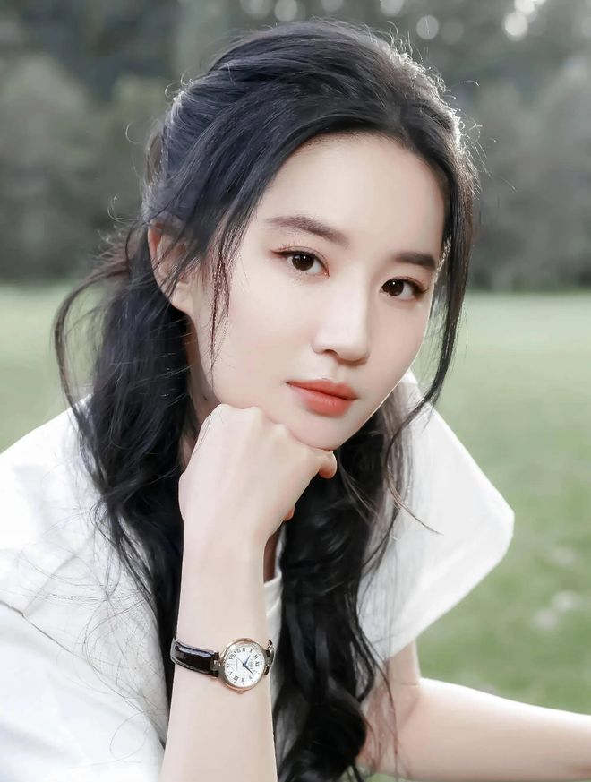 中国美女明星颜值排名榜 内娱颜值排行榜10位美女明星排名 迪丽热巴刘亦菲赵丽颖杨幂古力娜扎杨紫倪妮高圆圆赵露思刘诗诗_中国美女排行榜前十名