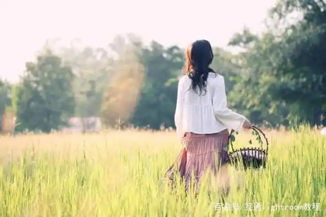 人像旅影主体与陪衬_室外人像摄影构图技巧_摄影取景构图入门教程下载