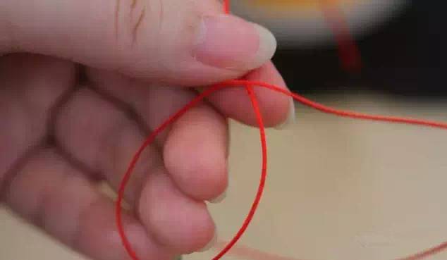 珠宝编绳手链 本命年红绳转运珠 金刚结凤尾结吉祥结万字结团锦结平结_手链打结方法 教法