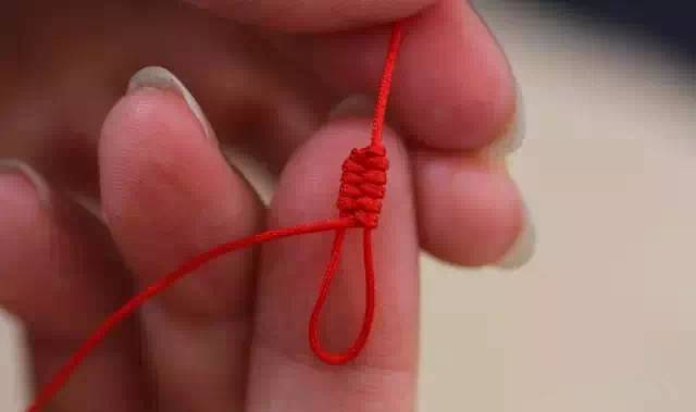 珠宝编绳手链 本命年红绳转运珠 金刚结凤尾结吉祥结万字结团锦结平结_手链打结方法 教法