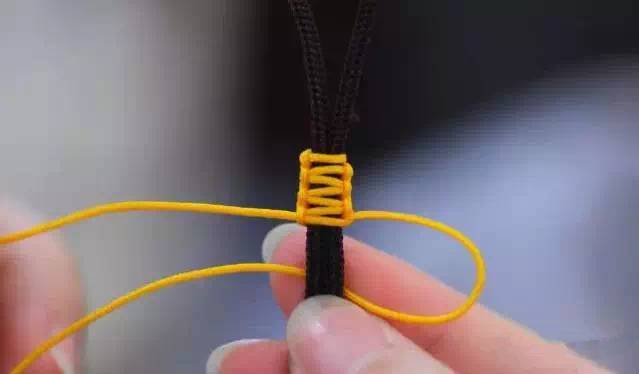 珠宝编绳手链 本命年红绳转运珠 金刚结凤尾结吉祥结万字结团锦结平结_手链打结方法 教法