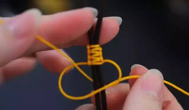 珠宝编绳手链 本命年红绳转运珠 金刚结凤尾结吉祥结万字结团锦结平结_手链打结方法 教法