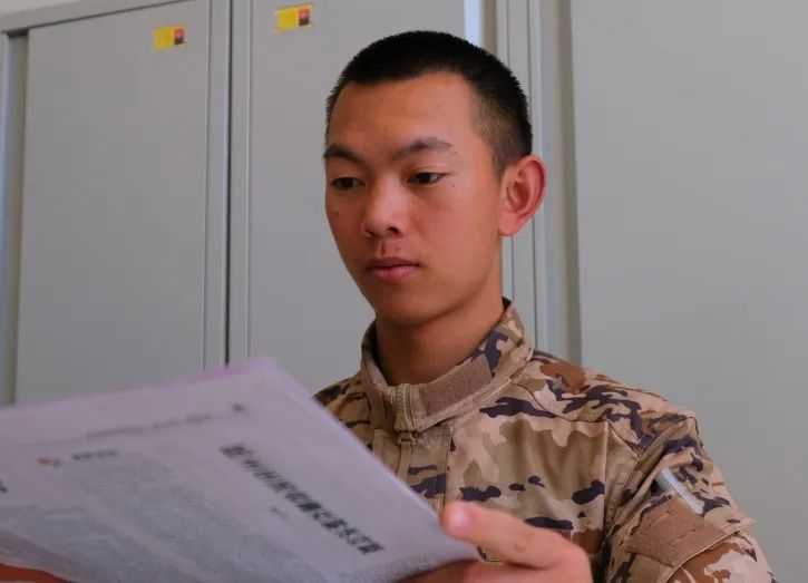 投笔从戎青年故事_新兵入伍经历_参军军训感想