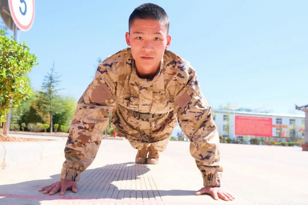 新兵入伍经历_参军军训感想_投笔从戎青年故事