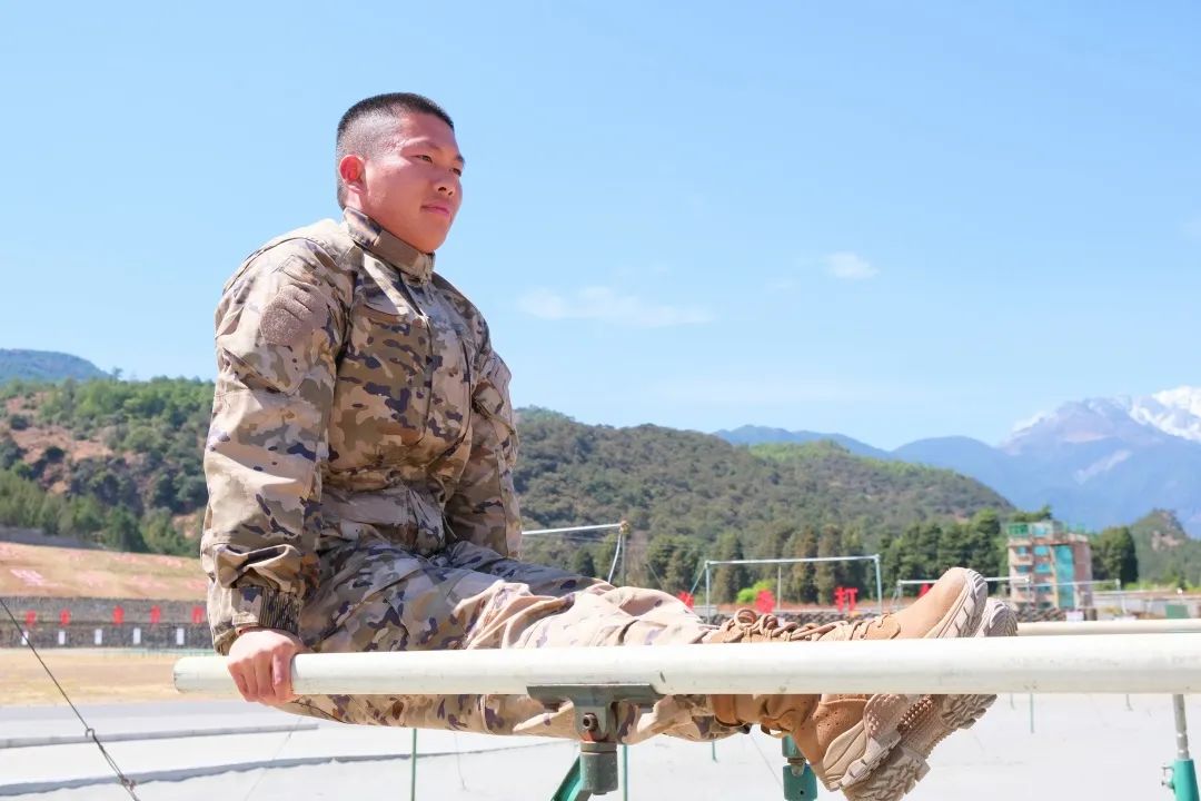 投笔从戎青年故事_新兵入伍经历_参军军训感想