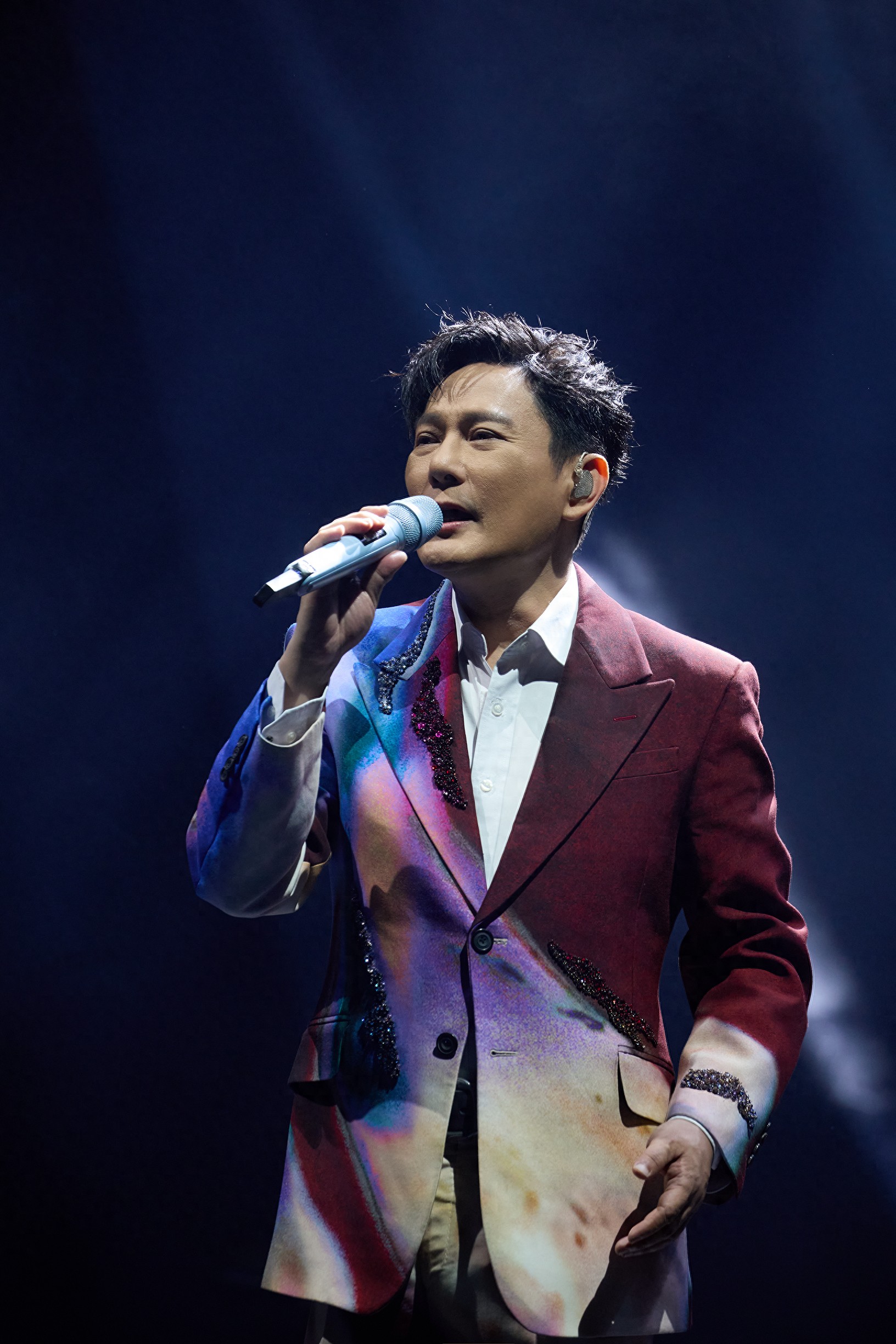 张信哲闷骚_张信哲未来式终极版巡演_张信哲迪拜演唱会