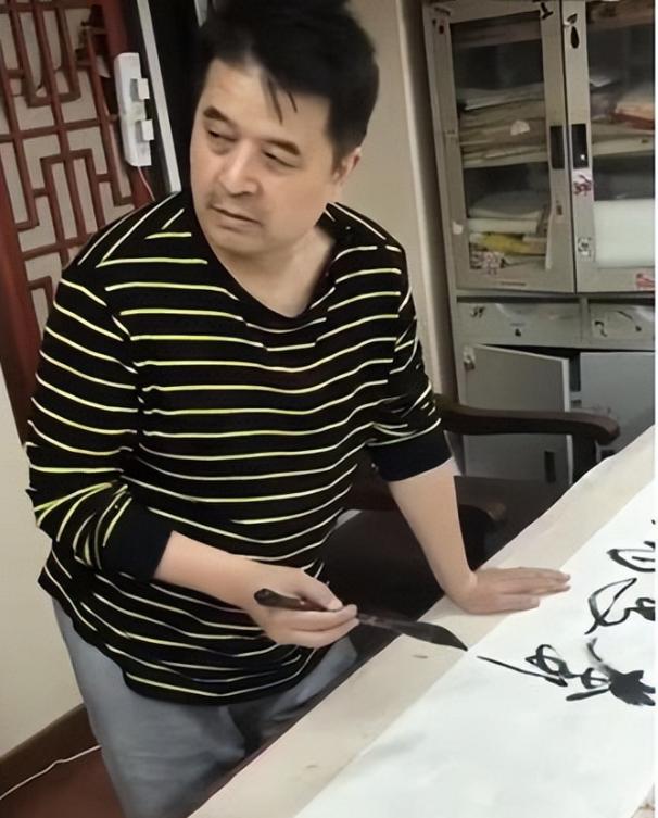 毕福剑饭局事件_毕福剑饭局视频资源_毕福剑主持生涯