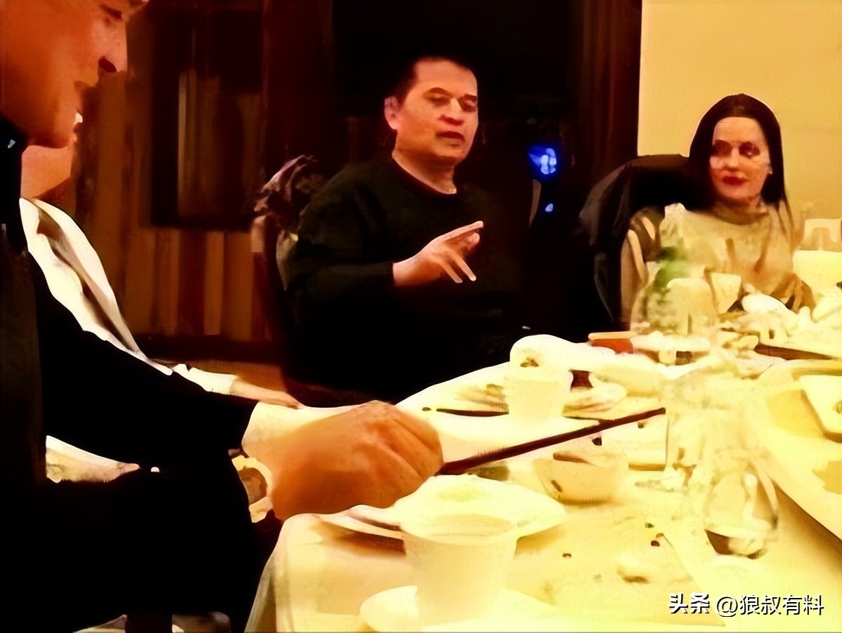 毕福剑饭局视频资源_毕福剑消失8年后现身香港小剧场_毕福剑变卖字画800元被质疑