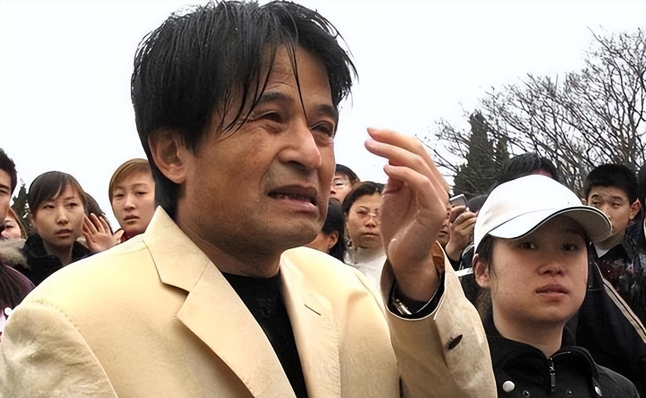 毕福剑饭局视频资源_毕福剑变卖字画800元被质疑_毕福剑消失8年后现身香港小剧场