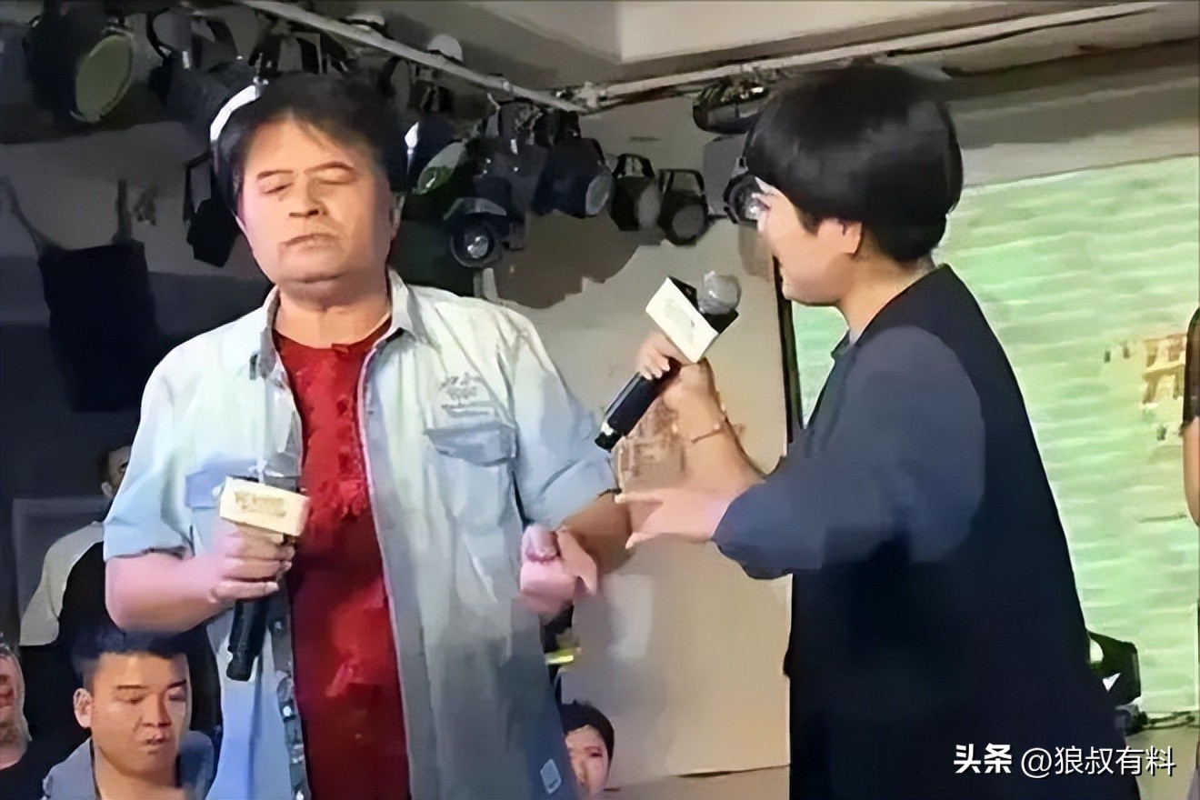 毕福剑消失8年后现身香港小剧场_毕福剑变卖字画800元被质疑_毕福剑饭局视频资源