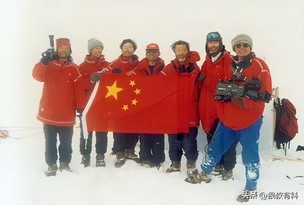 毕福剑饭局视频资源_毕福剑变卖字画800元被质疑_毕福剑消失8年后现身香港小剧场