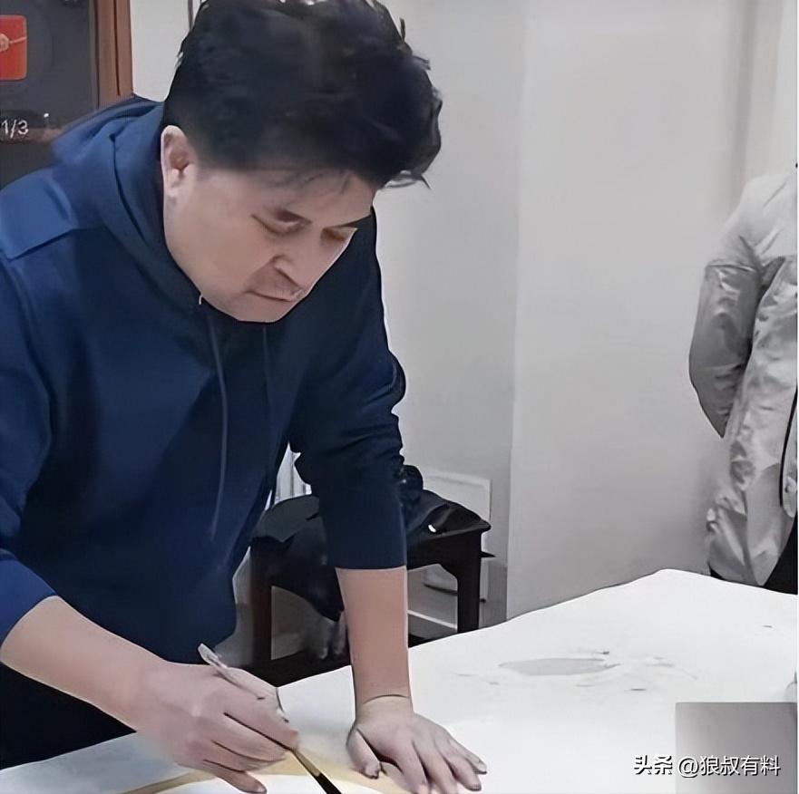 毕福剑饭局视频资源_毕福剑消失8年后现身香港小剧场_毕福剑变卖字画800元被质疑