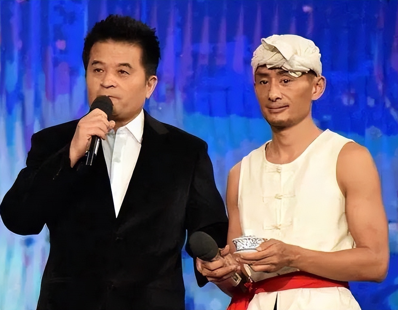 毕福剑变卖字画800元被质疑_毕福剑饭局视频资源_毕福剑消失8年后现身香港小剧场