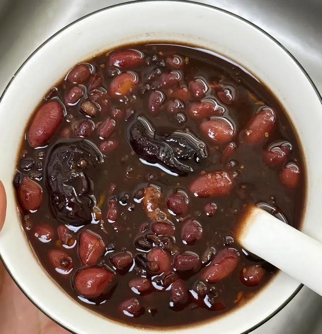 补气养血汤配方_中年气血不足_春天女性喝什么汤好