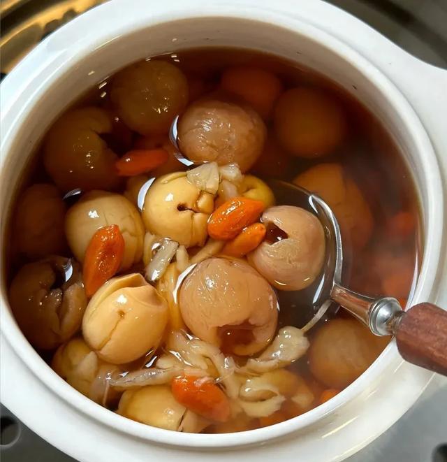 补气养血汤配方_中年气血不足_春天女性喝什么汤好