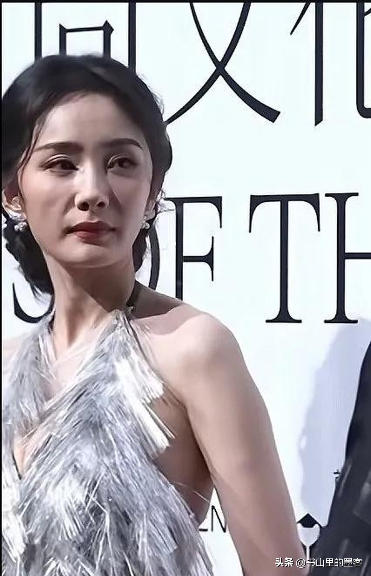 杨幂AWE展会造型争议_杨幂近期照片2026_杨幂微博之夜风波