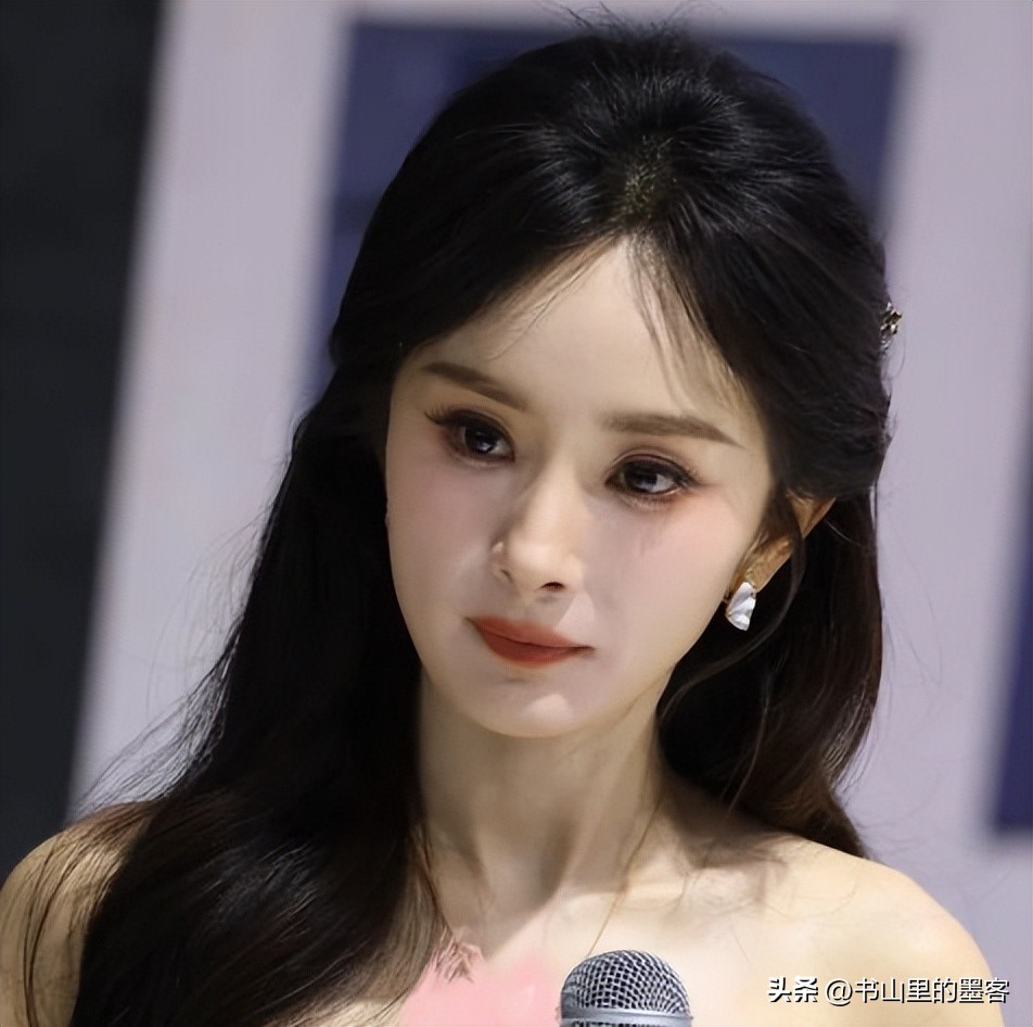 杨幂AWE展会造型争议_杨幂微博之夜风波_杨幂近期照片2026
