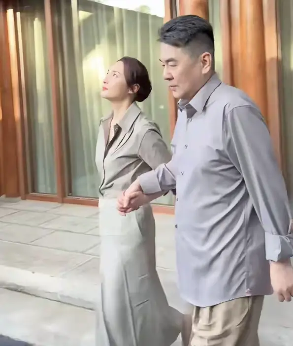 陈建斌蒋勤勤婚礼_蒋勤勤陈建斌浪漫互动_蒋勤勤50岁生日陈建斌宠溺