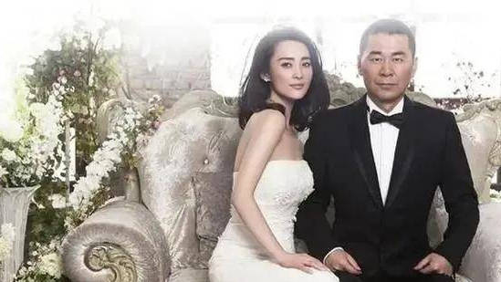 陈建斌蒋勤勤婚礼_蒋勤勤陈建斌婚姻幸福故事_陈建斌蒋勤勤执手16年浪漫